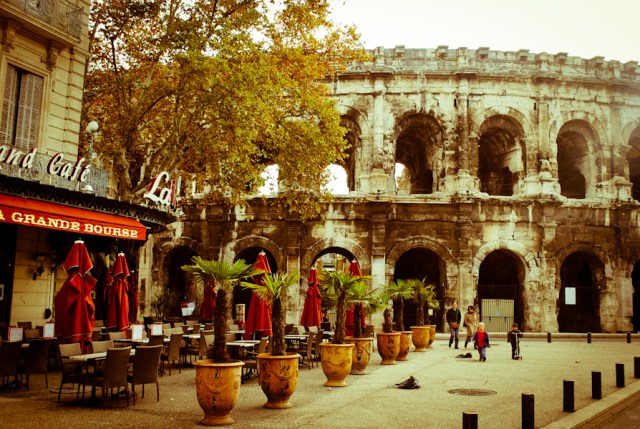nimes in the morning